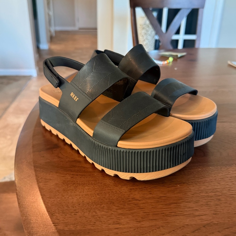 Reef Higher Vista Sandals size: 8